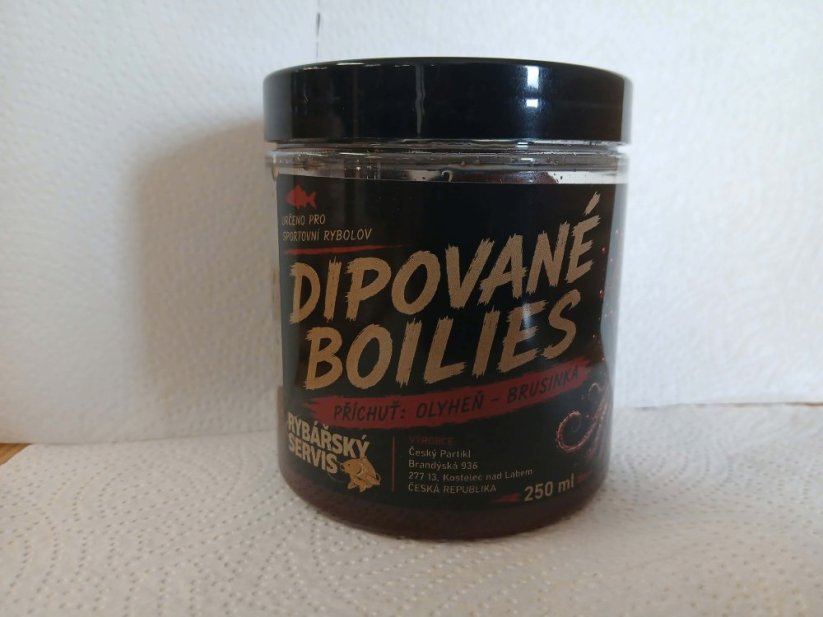 Dipované boilies  RS oliheň-brusinka 20mm